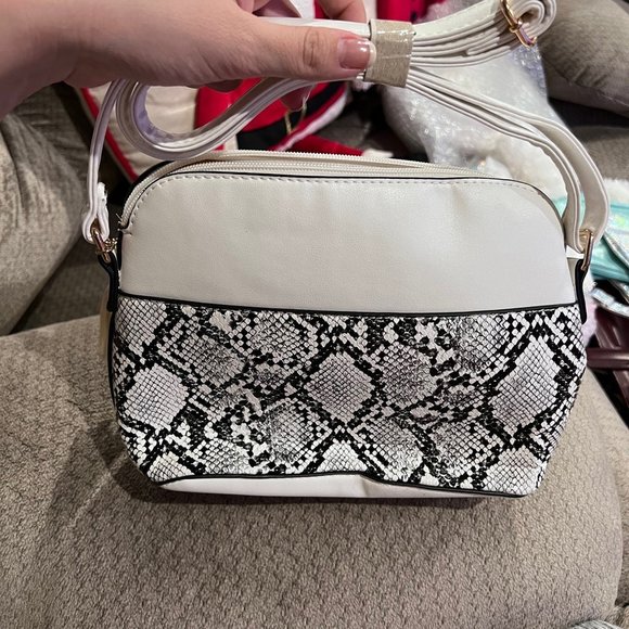 White Cheetah Print Purse - Picture 2 of 2